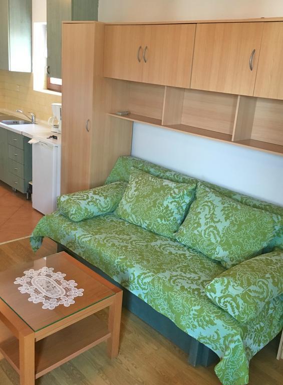 Apartman Frane クルク エクステリア 写真