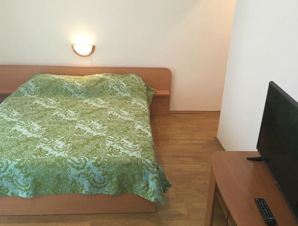 Apartman Frane クルク エクステリア 写真